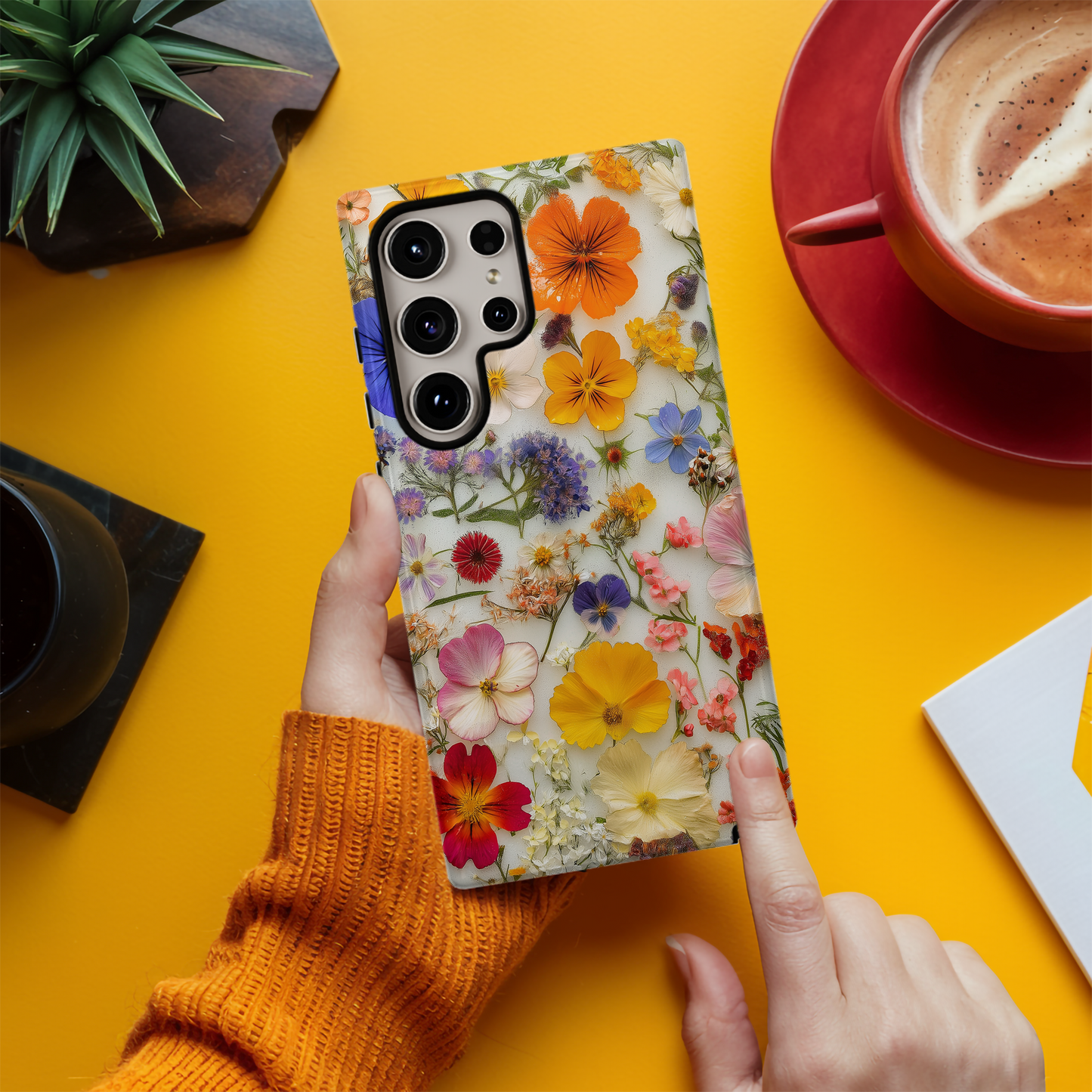 Pressed Flower Phone Case – Nature’s Beauty Preserved in Timeless Style