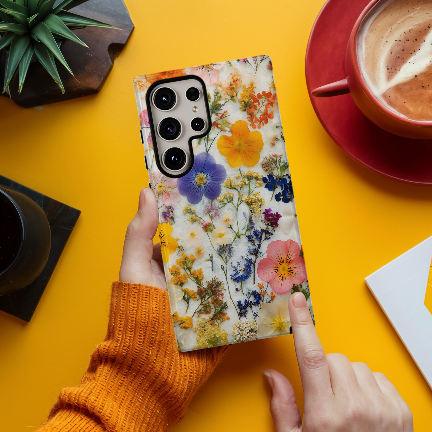 Pressed Flower Phone Case – Nature’s Beauty Preserved in Timeless Style