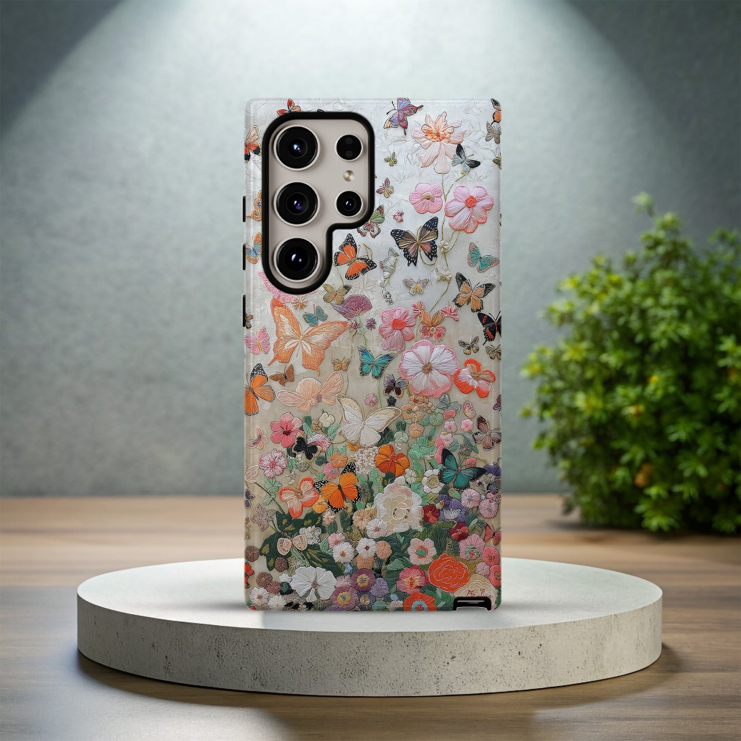Embroidered Butterfly Phone Case – Delicate Elegance with Everyday Protection