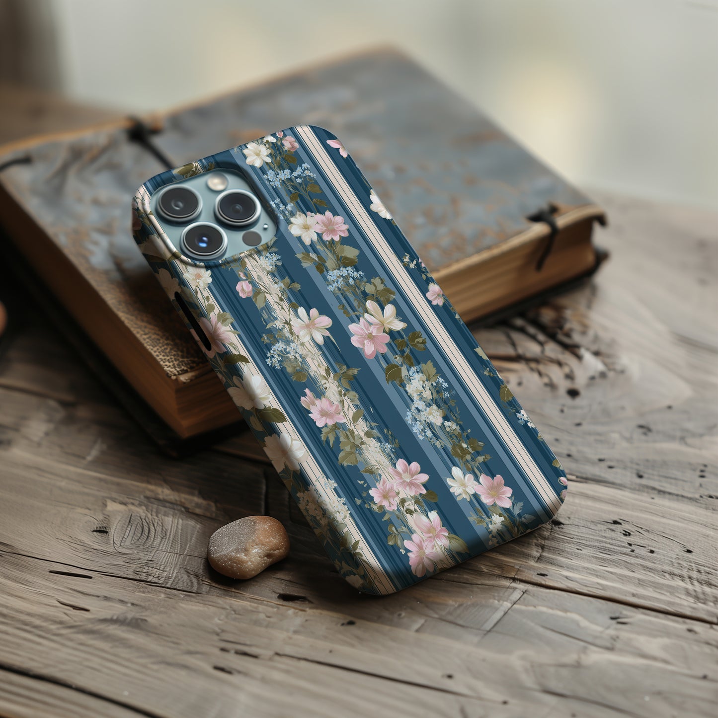 🌿 Vintage Stripe Garden Protective Phone Case